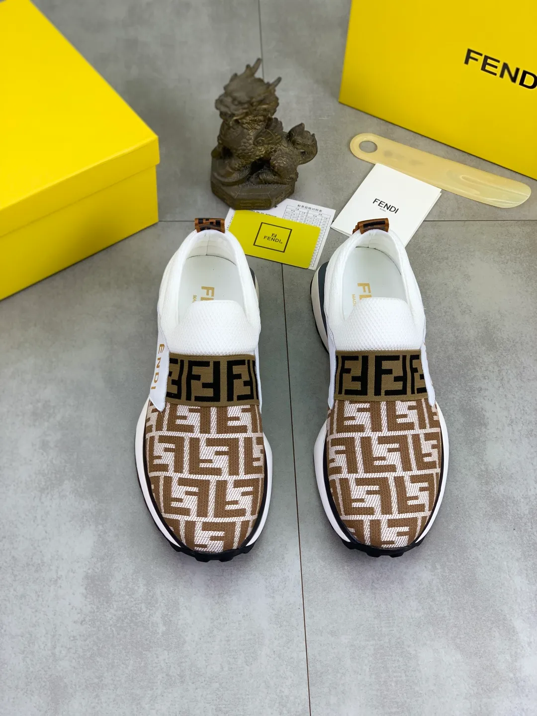 ​Men's shoes 💰P440 💰【New】Little monster 🆘 New FENDI 🕶️🕶️Simple routing effect, showing an elegant and cool driving shoe 🎬Using imported calfskin + first-layer pigskin lining🐂Excellent material🎬Detailed workmanship 🤗Comfortable foot feel➰➰. ​Pair it with any outfit to show your taste and temperament, low-key luxury ♻️Design ​simple and elegant ​noble and fashionable 🍃​Very loved and favored by trendy men 💓❤️size: 38-44 (45 customized) 3️⃣colors available